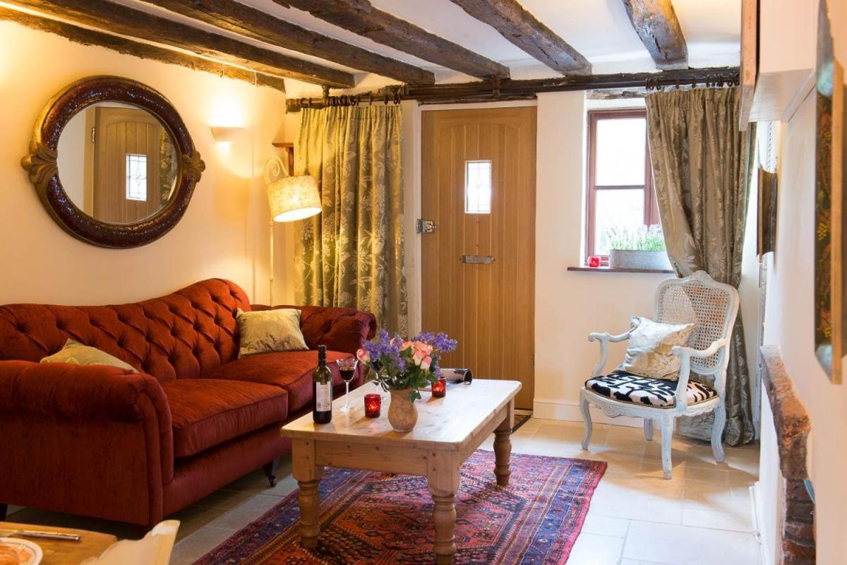 Meddlars A Historic Cottage On The Countryside Edge Of A Vibrant Market Town Hadleigh  Exterior photo