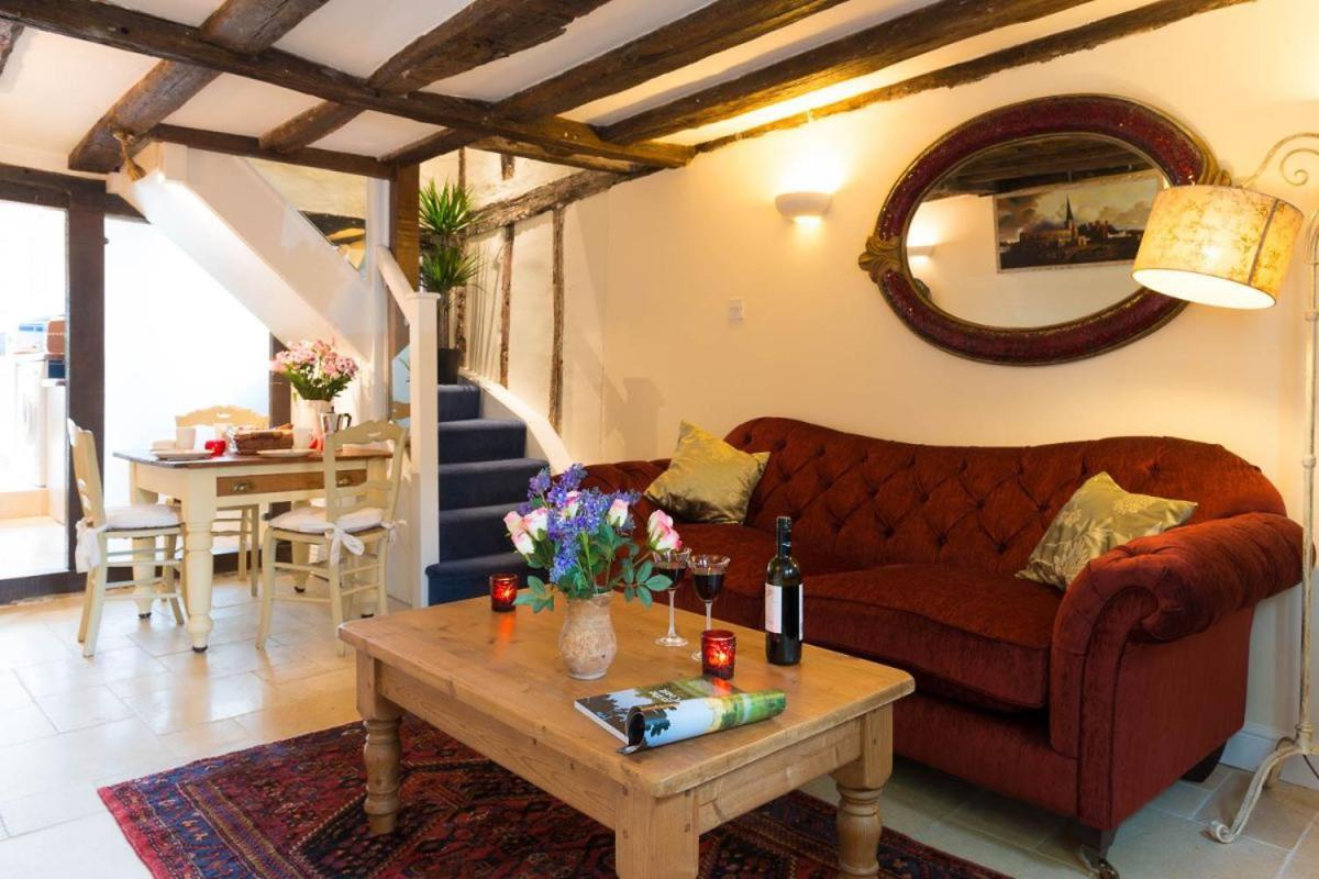 Meddlars A Historic Cottage On The Countryside Edge Of A Vibrant Market Town Hadleigh  Exterior photo