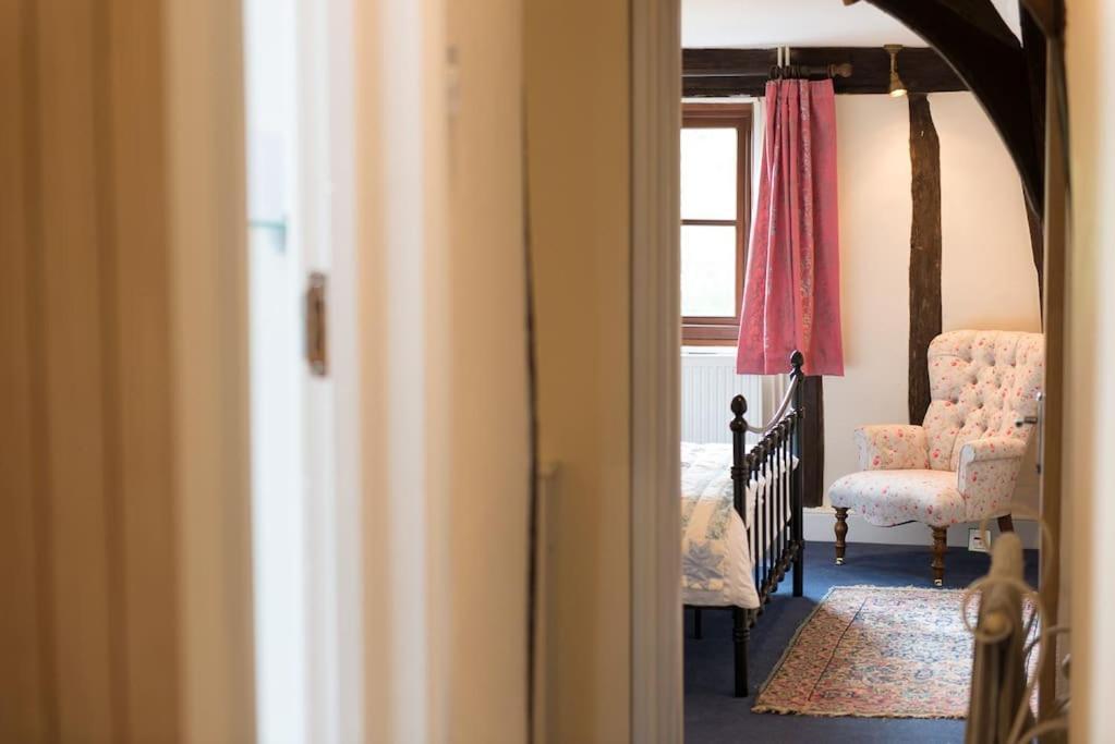 Meddlars A Historic Cottage On The Countryside Edge Of A Vibrant Market Town Hadleigh  Exterior photo
