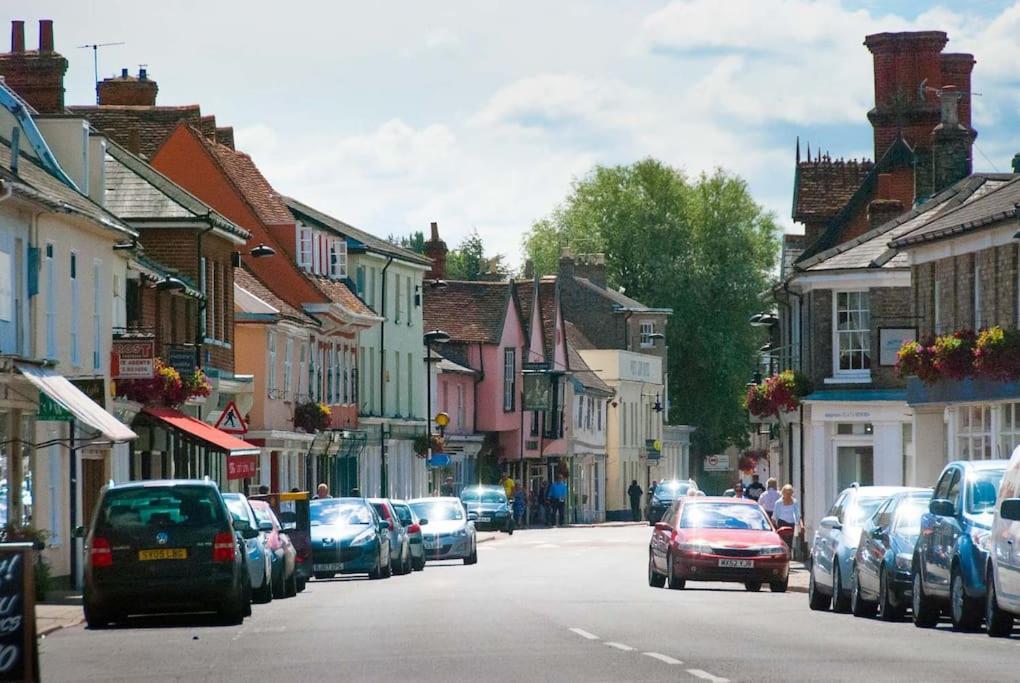 Meddlars A Historic Cottage On The Countryside Edge Of A Vibrant Market Town Hadleigh  Exterior photo