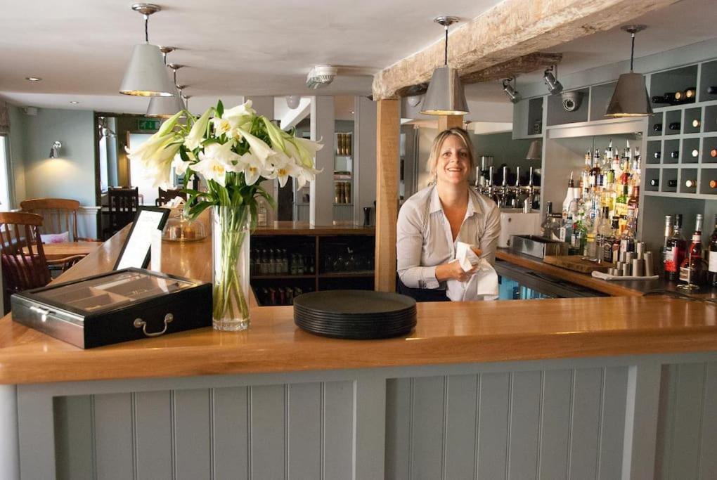 Meddlars A Historic Cottage On The Countryside Edge Of A Vibrant Market Town Hadleigh  Exterior photo